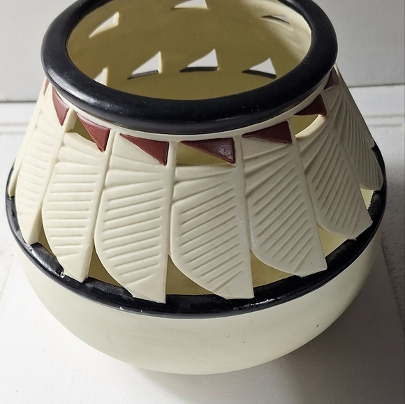 Partylite Black and Cream Feather Native American Pattern Light Candle Holder - Picture 2 of 10
